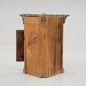 VÄGGSKÅP, allmoge, 17/1800-tal.