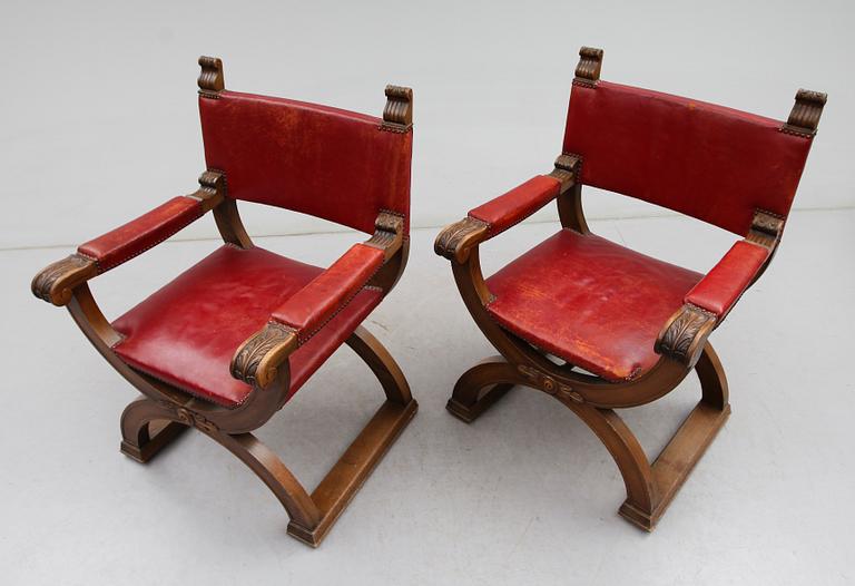 KARMSTOLAR, 1 par, renässansstil, 1900-talets första hälft.