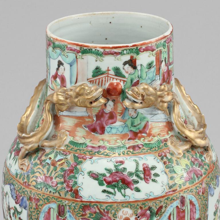 VAS, porslin, Kanton, Kina, omkring sekelskiftet 1800/1900.