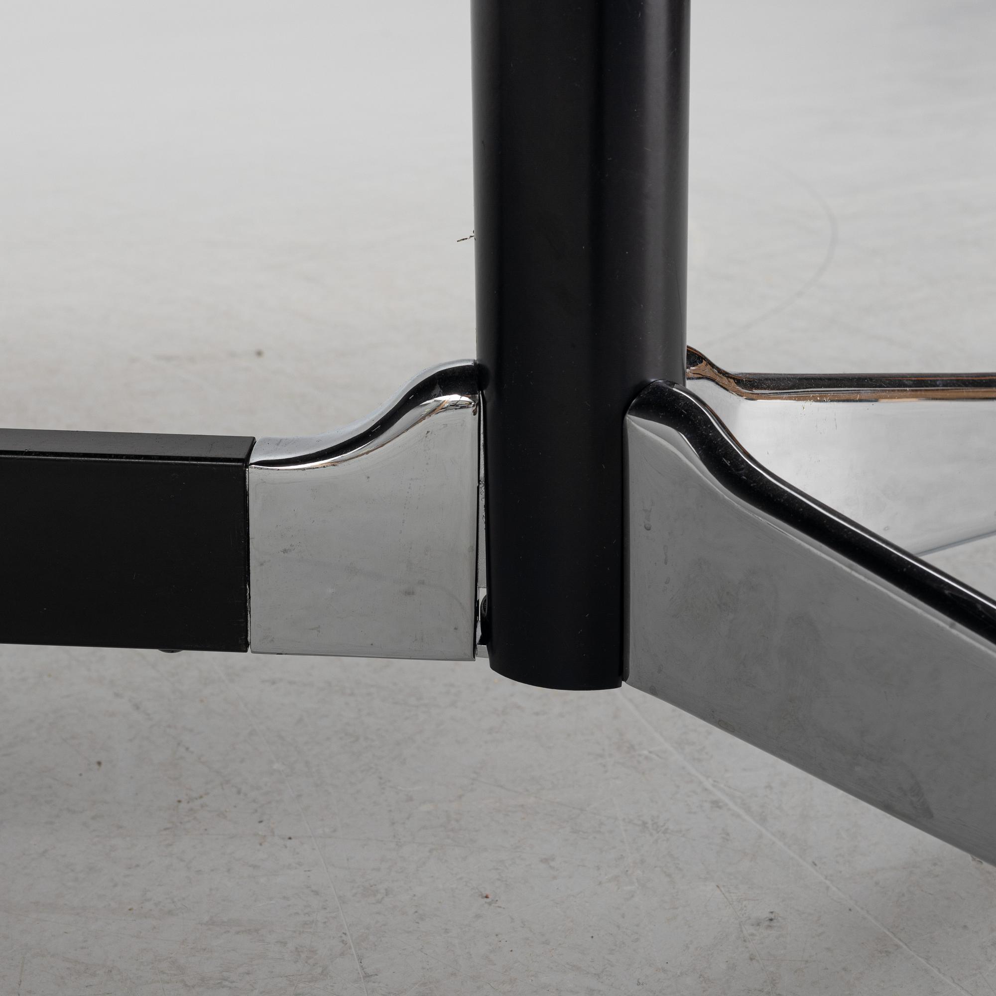 Charles & Ray Eames, bord, "Segmented table", Vitra, 2009.