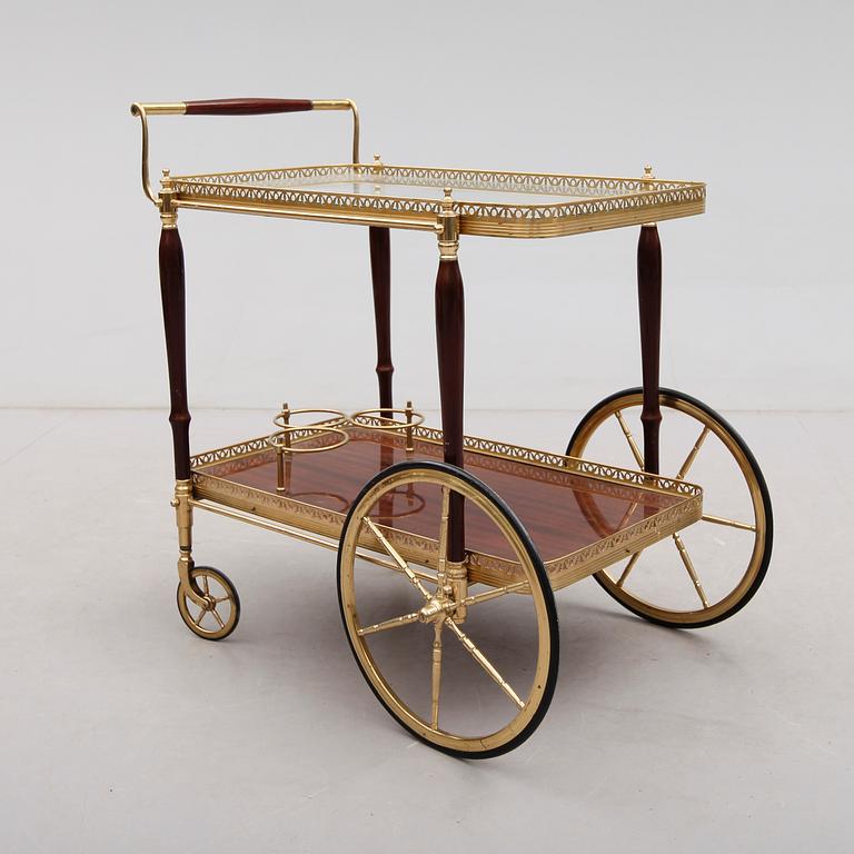 SERVERINGSVAGN, 1900-talets andra hälft.