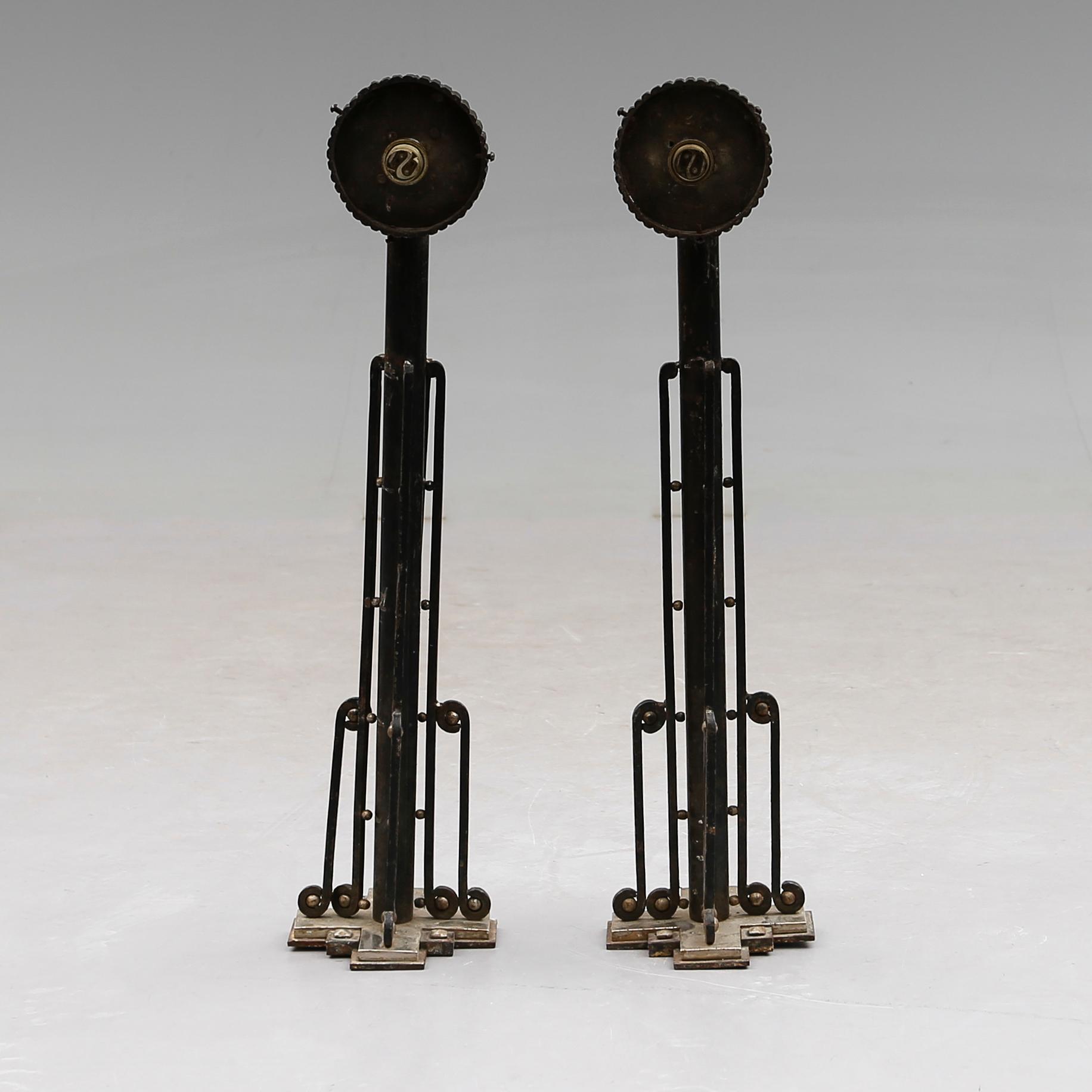 VÄGGLAMPOR, 1 par, smide och förkromad metall, art déco, 1900-talets första hälft.