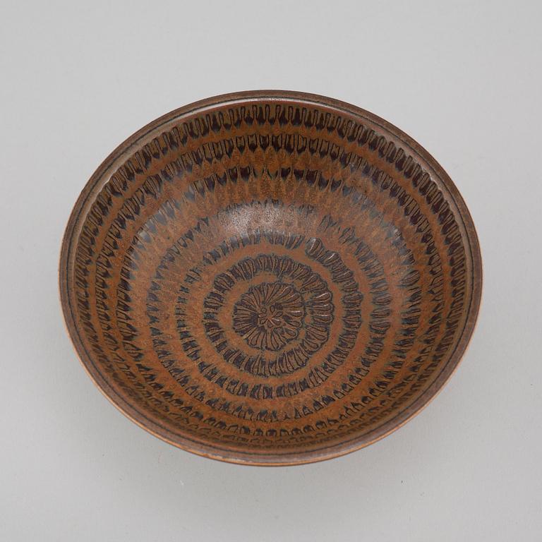 A mid 20th cenutry bowl, designed by Stig Lindberg for Gustavsberg.