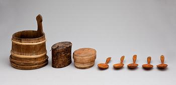 PARTI ALLMOGEFÖREMÅL, 9 delar, trä, enl uppg Hälsingland, 18/1900-tal.