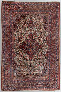 A CARPET, semi-antique Kashan, possibly Dabir, ca 201 x 135,5 cm.
