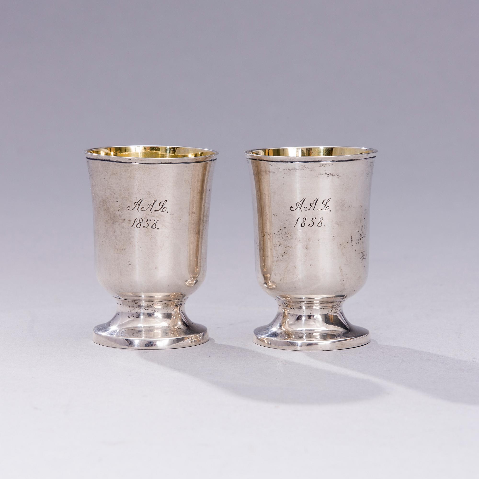 SUPKOPPAR, ett par, silver, Bengt Tellander (1805-1844), Jönköping. Totalvikt 104 g.