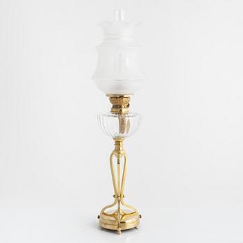 An early 20th century kerosene lamp.