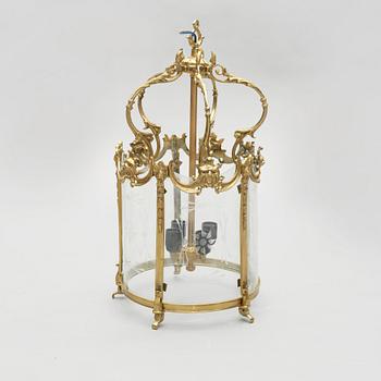 TAKLAMPA, 1900-talets andra hälft. Höjd 68 cm.