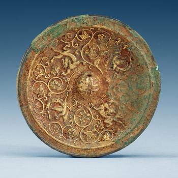 1836. SPEGEL, förgylld brons. Tang dynastin.