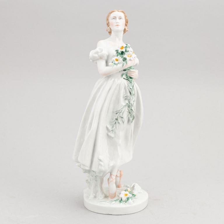 A porcelain ballerina figurine, Lomonosov, 1963.