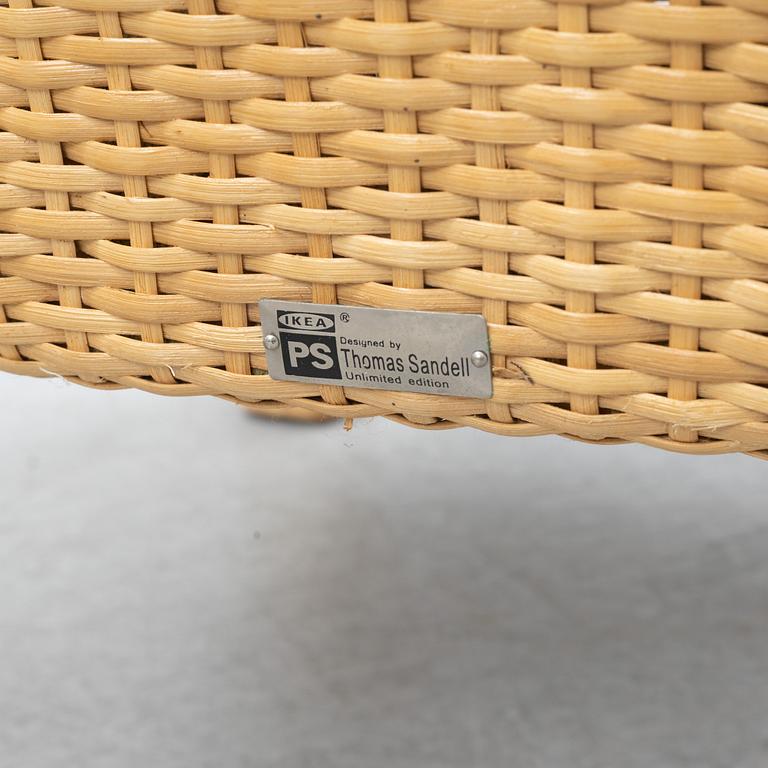 Thomas Sandell, fåtöljer, ett par samt bord, ur serien PS för IKEA 2001.