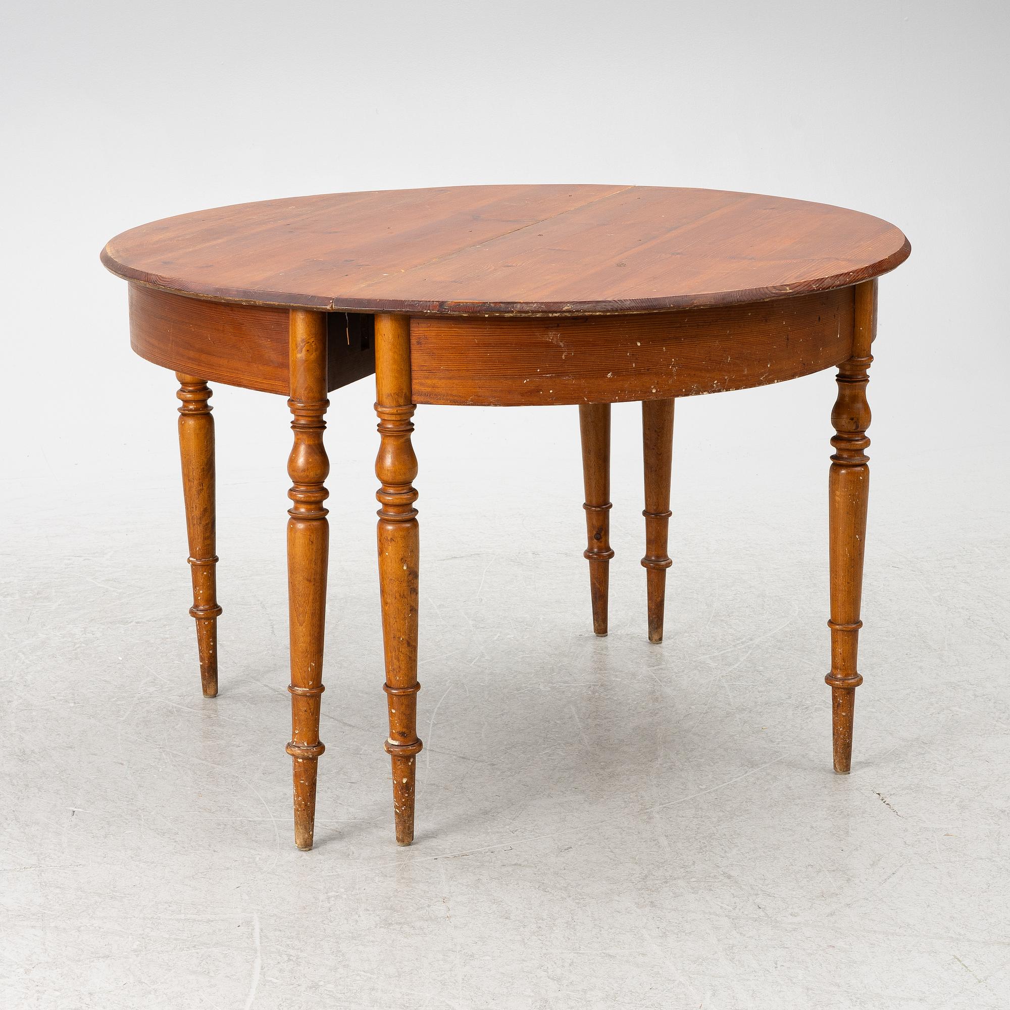 Dining table, late 19th century.