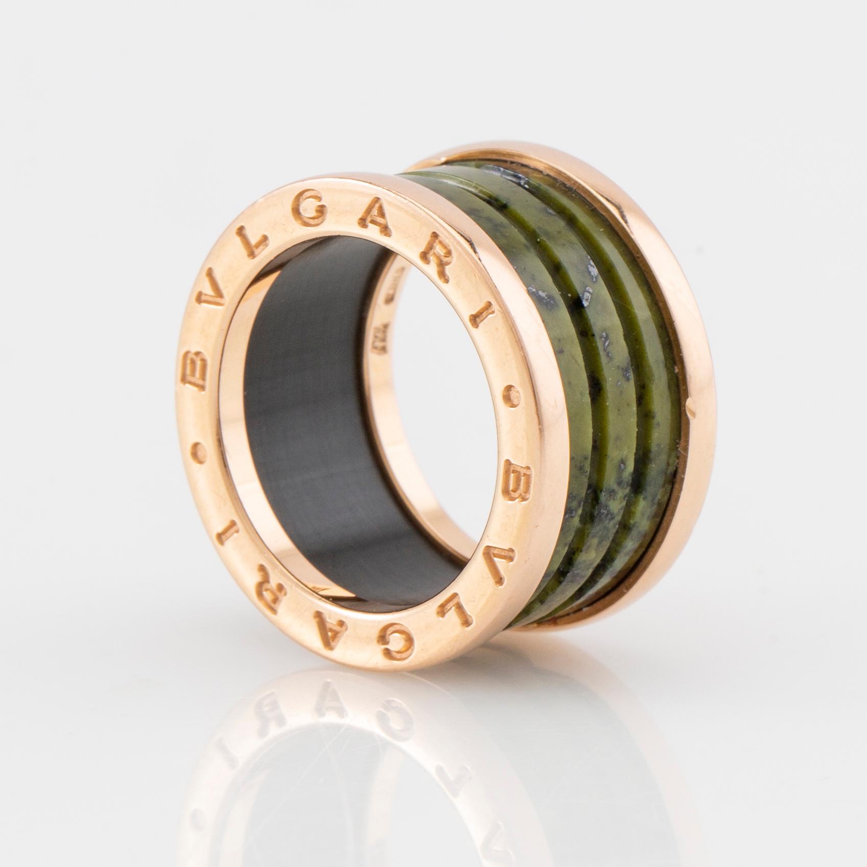 Bulgari ring B.zero1 roséguld med grön marmor.