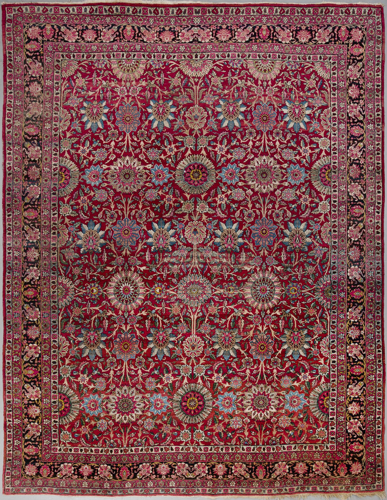 MATTO, a semi-antique Kerman Laver, ca 408,5 x 310 cm.