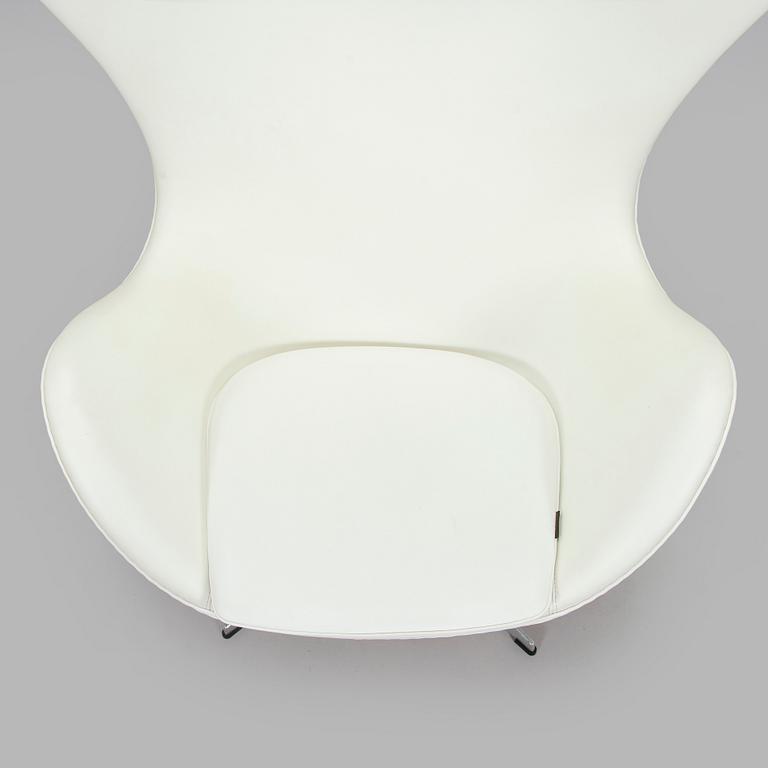 Arne Jacobsen, nojatuoli, "Egg", Fritz Hansen, Tanska 2018.