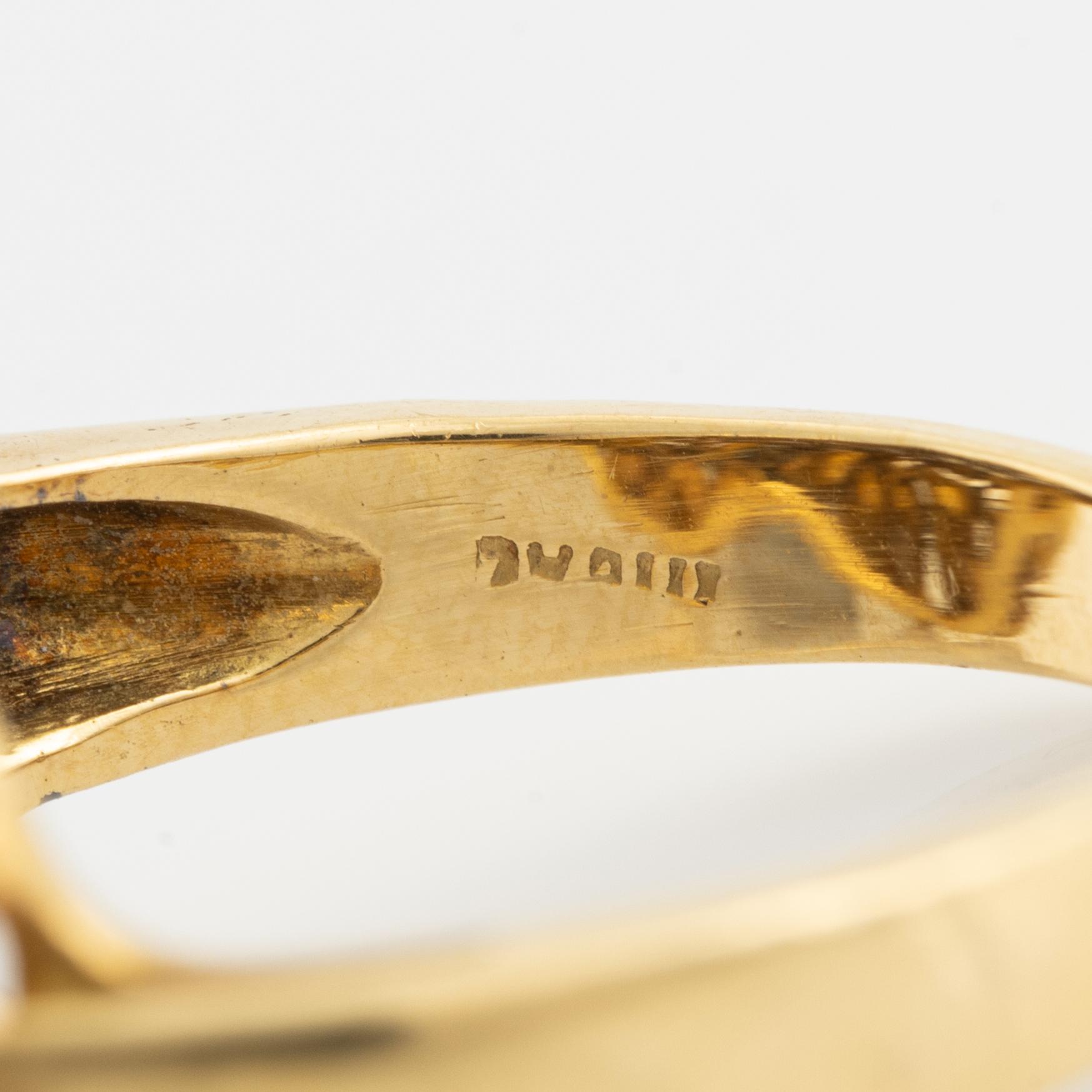 Gold leaf shaped and diamond ring.