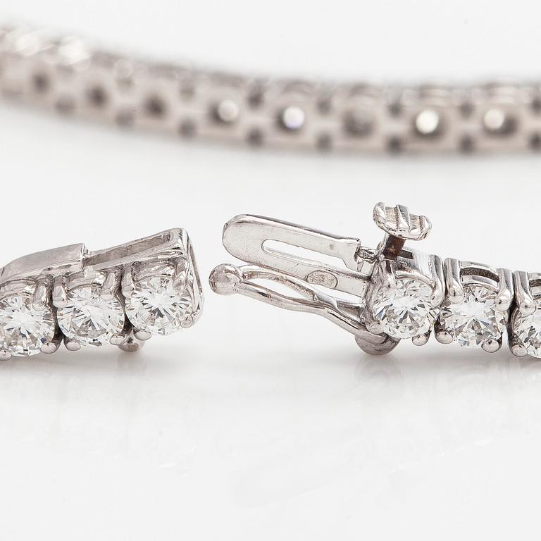 Tennis bracelet, brilliant cut diamonds, 18K white gold.