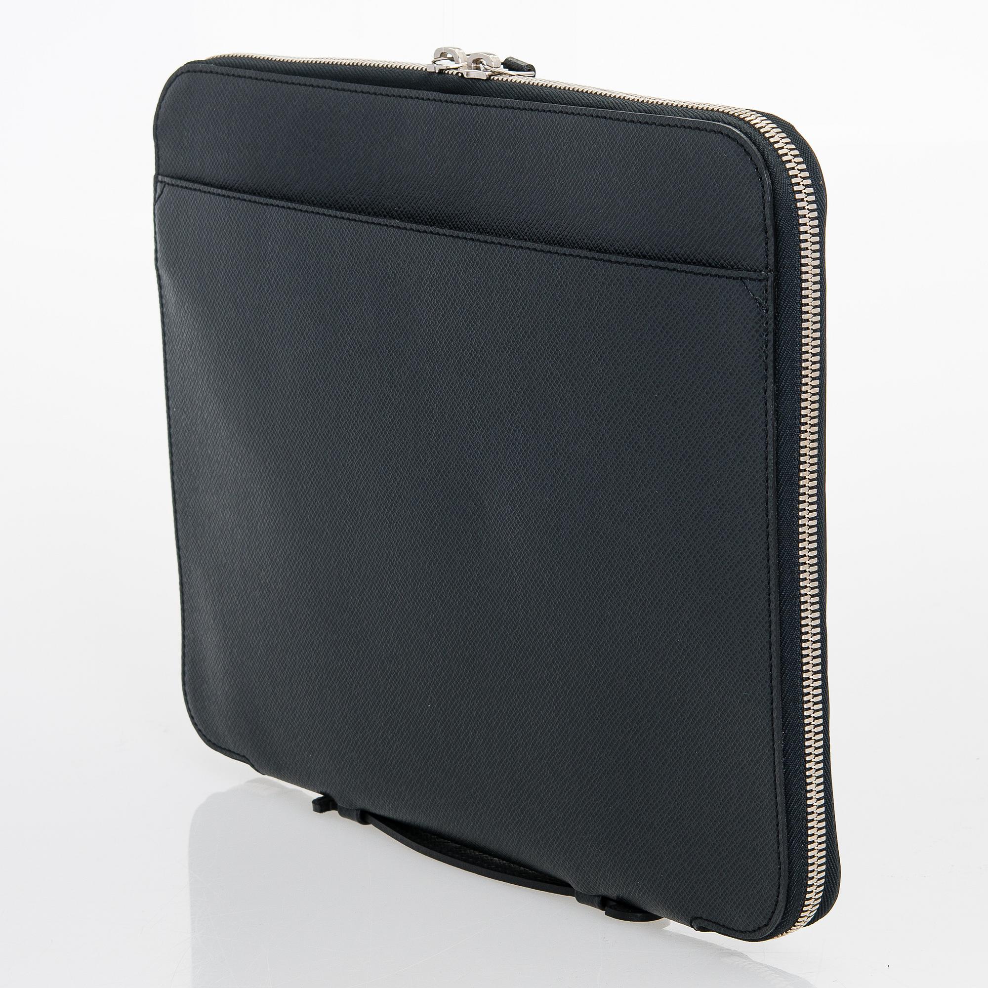 Louis Vuitton, a Taiga 'Vladimir' Business Portfolio.