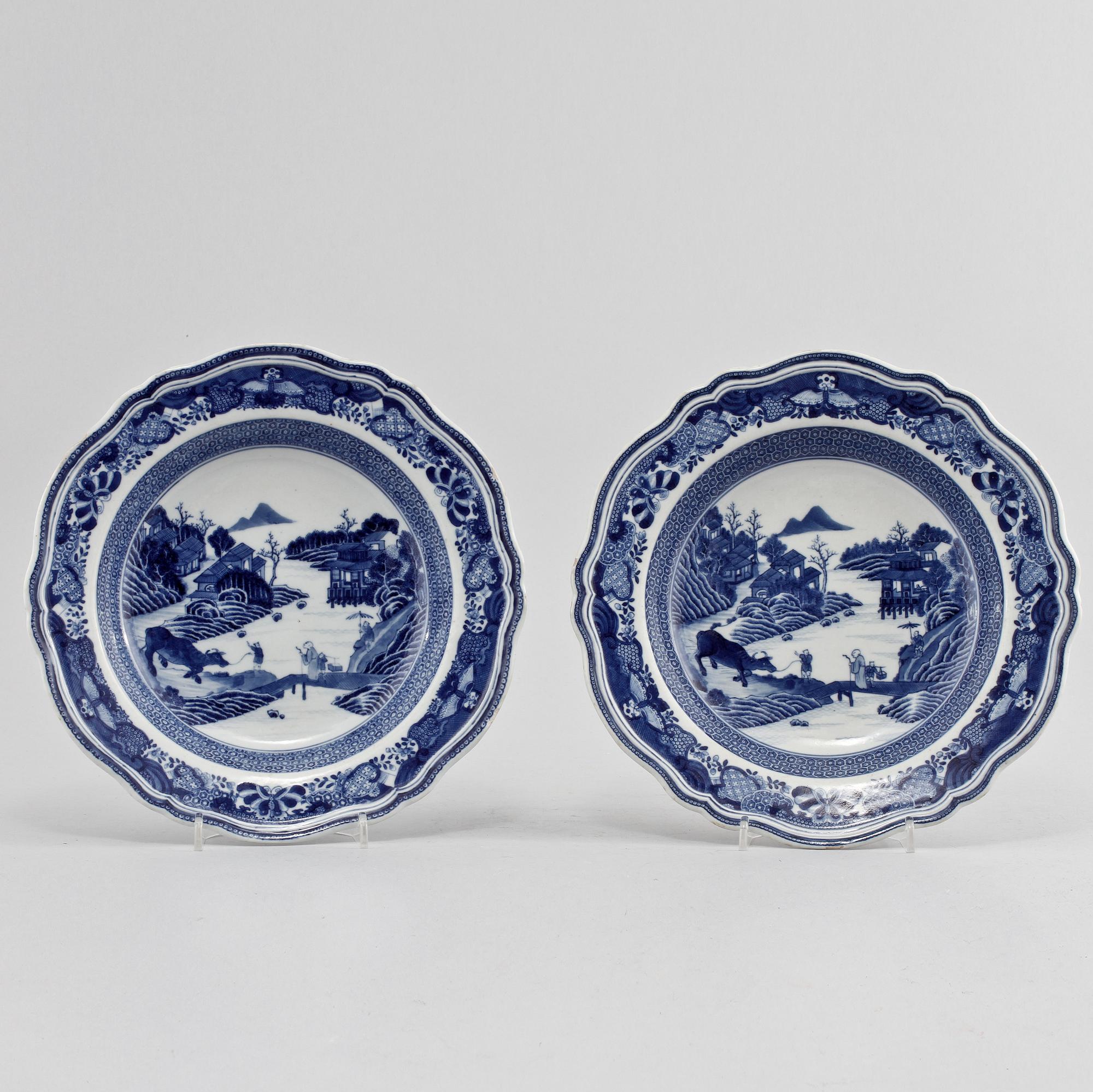 TALLRIKAR, ett par, porslin, Kina, 1800-tal.