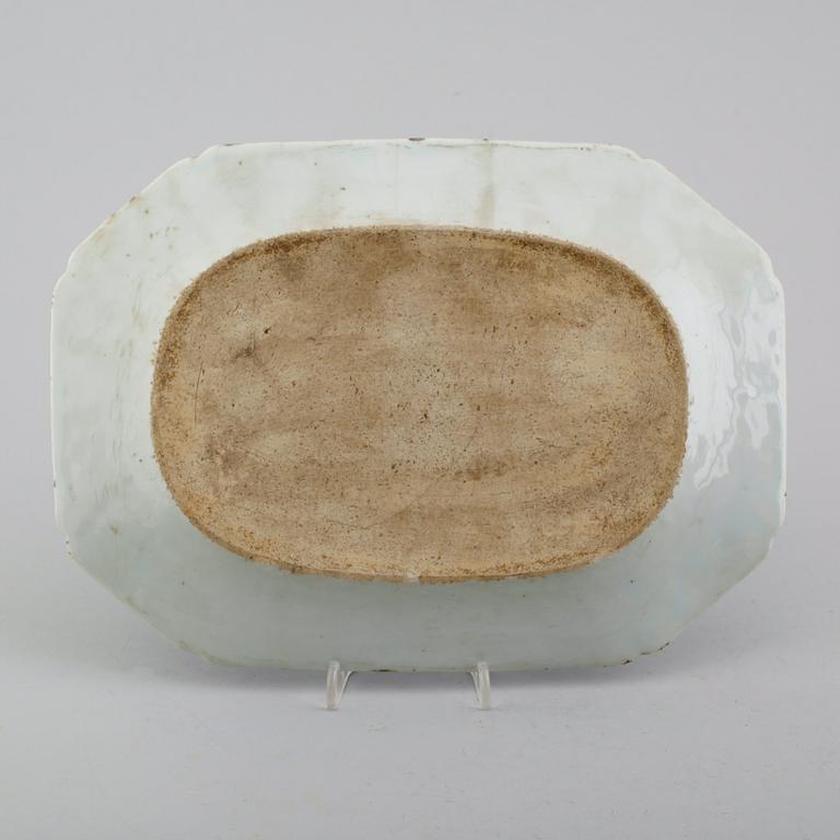 STEKFAT, porslin, Kina, Qianlong 1736-1795.