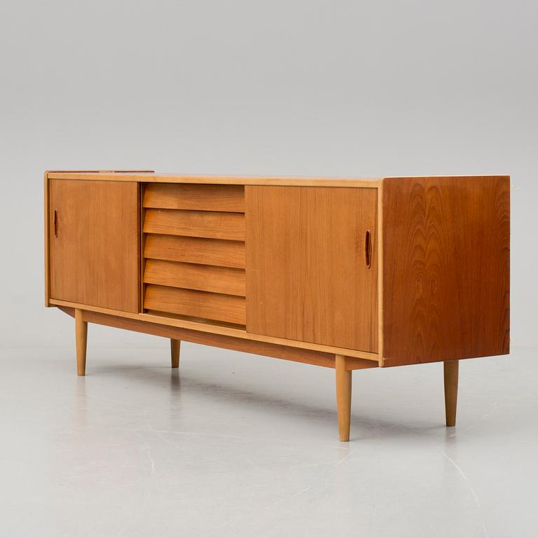 SIDEBOARD, "Trio", Nils Jonsson, Troeds, 1900-talets andra hälft.