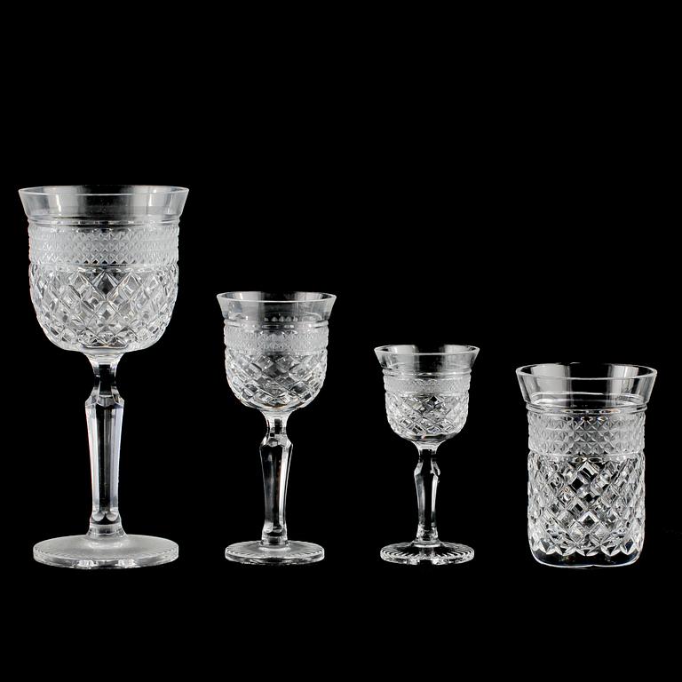 SERVISDELAR, 66 st, glas, 1900-talets andra hälft.