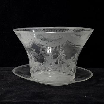 Simon Gate, a bowl on stand, 'Slöjdansen', Orrefors, 1930.