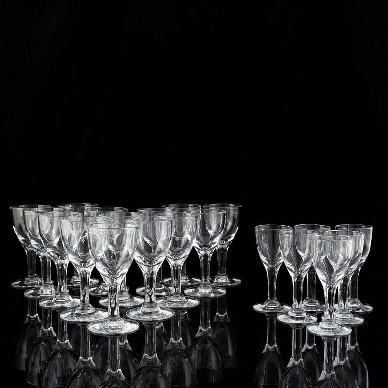 Ingegerd Råman, vinglas, "Bellman", 14 + 6 st, Skrufs Glasbruk, signerade.