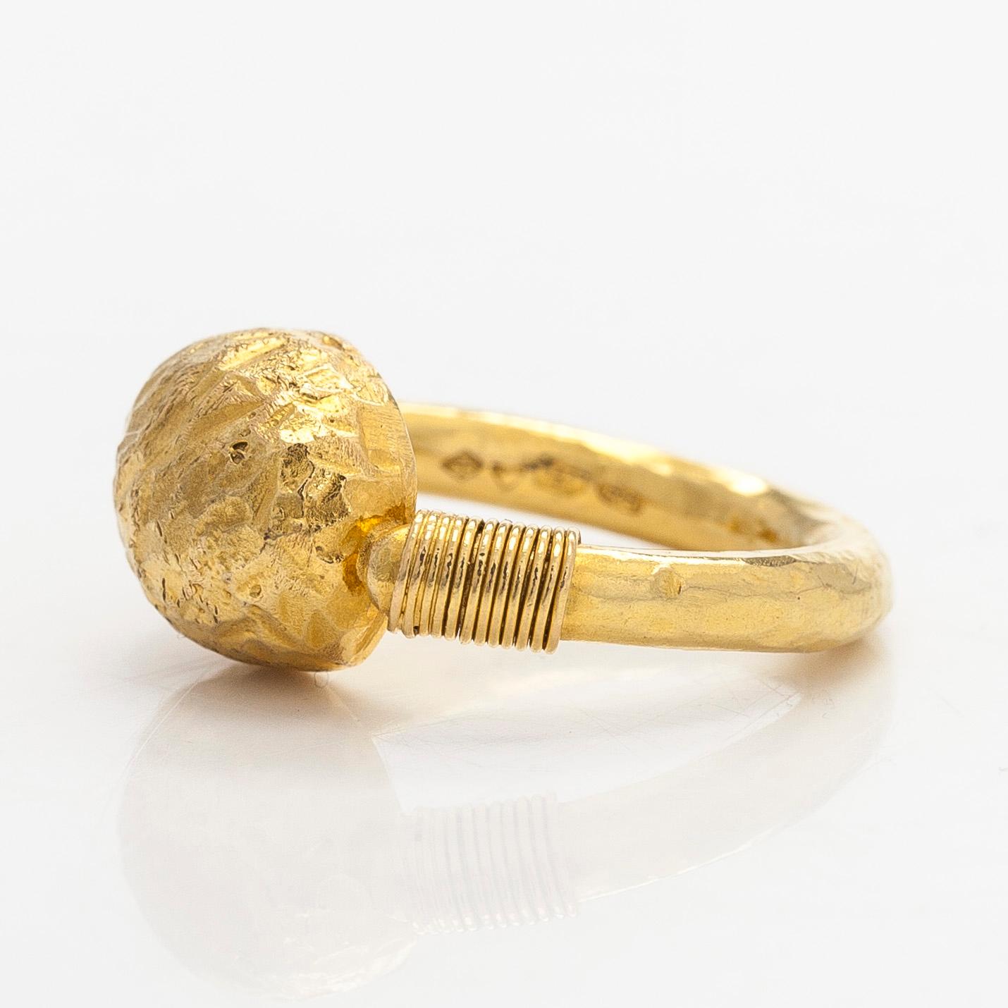 Jaana Lehtinen, ring, 18K guld, A. Tillander,Helsingfors 1994,