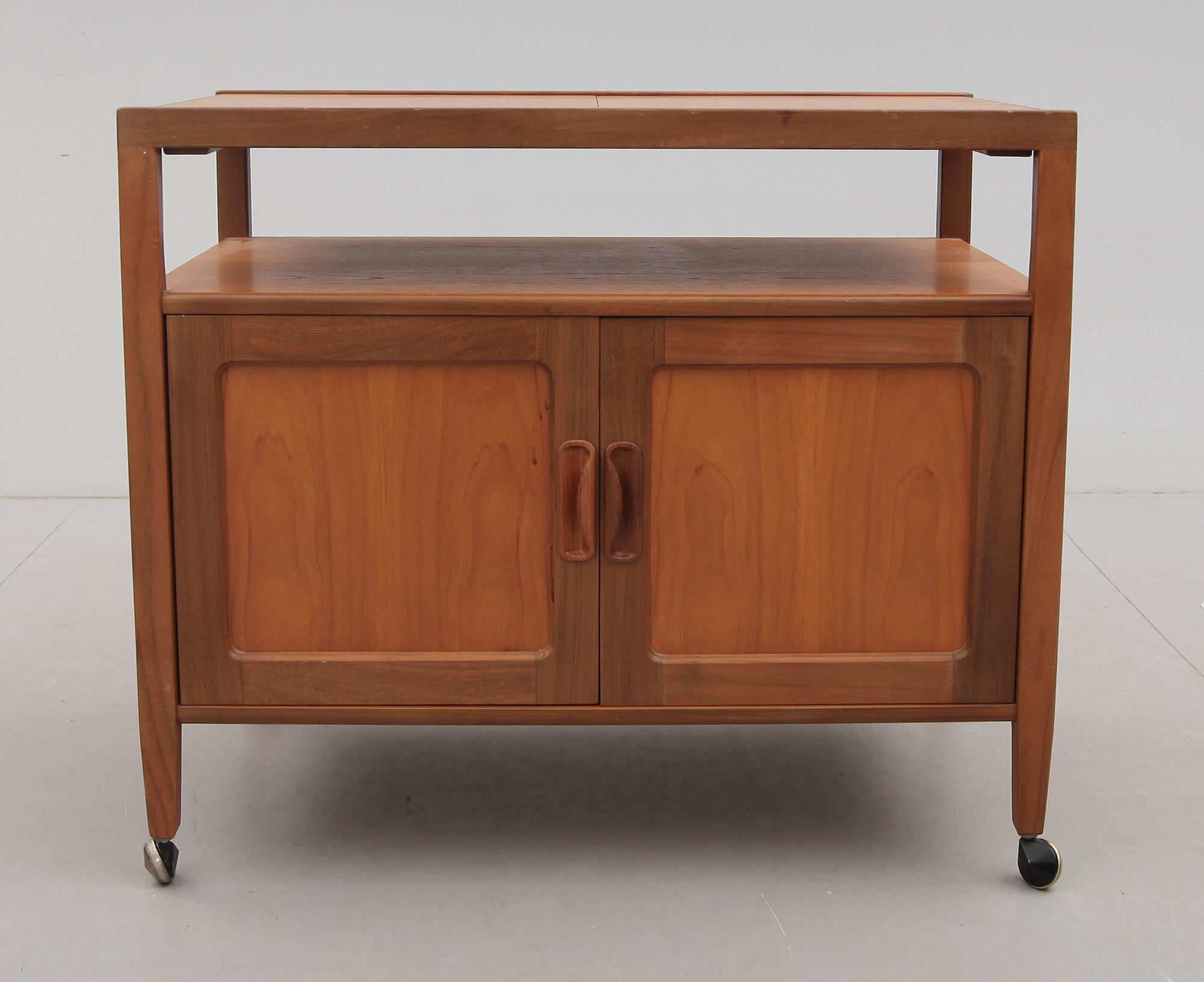 SERVERINGSVAGN, 1900-talets andra hälft.