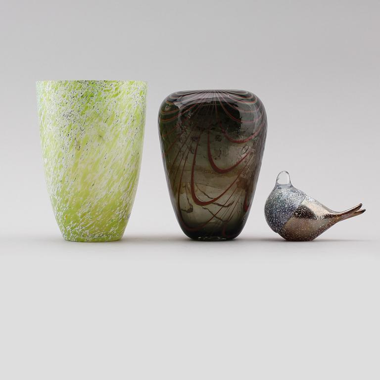VASER, 2 st samt FIGUR, glas, 1900-talets andra hälft.