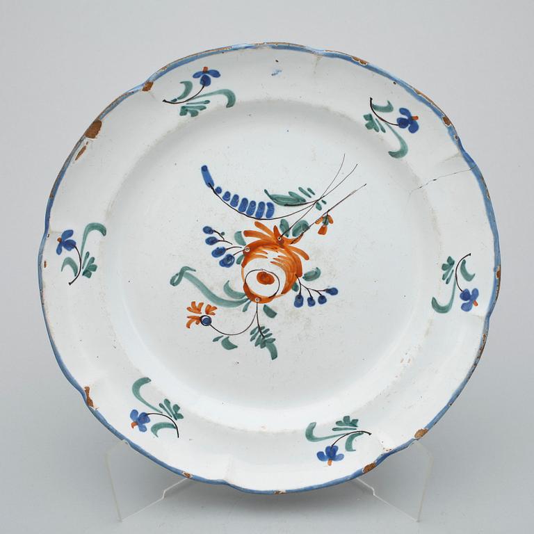 STOP samt TALLRIKAR, 2 st, fajans, bl.a. Rörstrand, 1700/1800-tal.