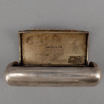PARTI SILVER, 5 delar, silver, bland annat ett par manschettknappar i sterlingsilver, 1900-tal. Vikt ca 525 gram.