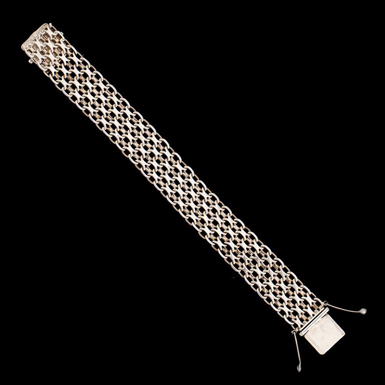 ARMBAND, silver, J&A, 1973. Vikt ca 34 gram.