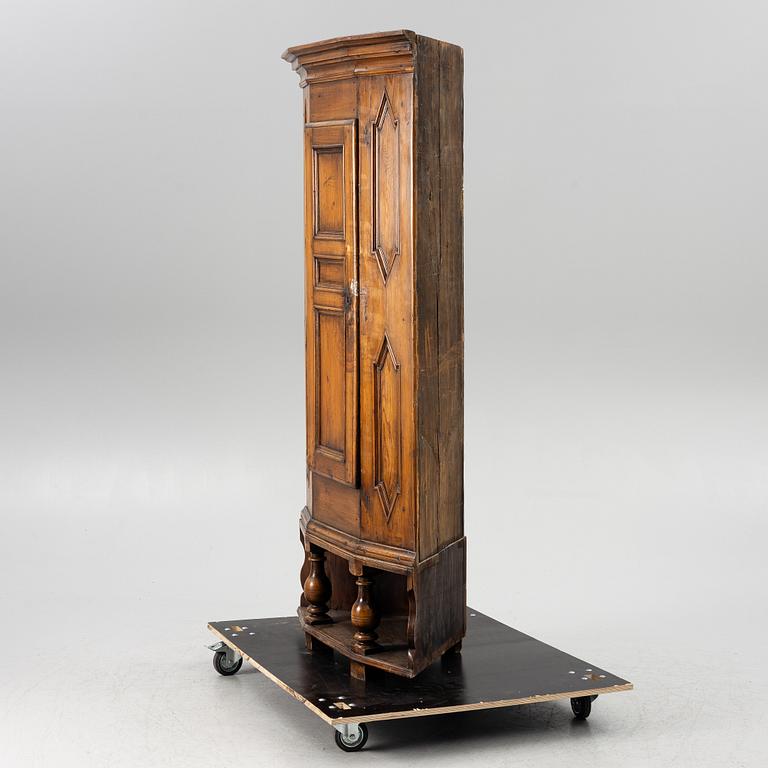 Hörnskåp, barock, 1700-tal.