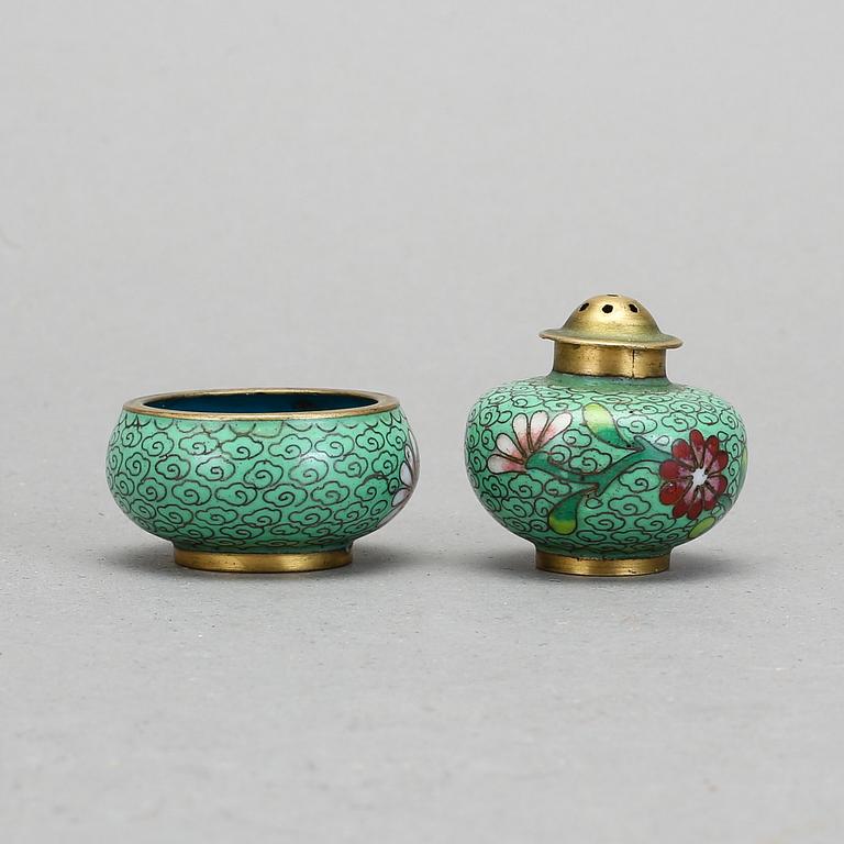 PARTI CLOISONNE,  8 delar, omkring 1900-tal, mestadels Kina.