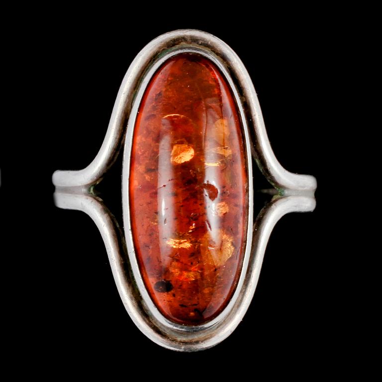 RINGAR, 2 st samt ARMLÄNK, sterlingsilver, NE From, Danmark, 1900-talets andra hälft. Total vikt 39 g.