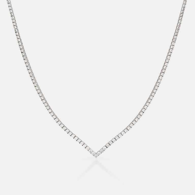 A brilliant-cut diamond necklace, 13.76 cts in total.