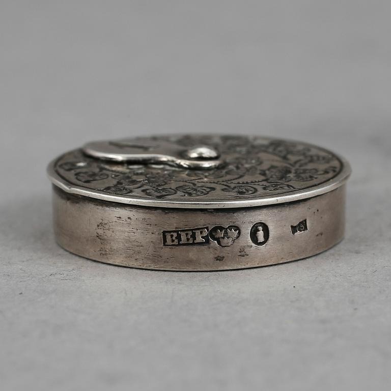 DOSOR, silver, 2 st, 1800/1900-tal. Total vikt 22 g.