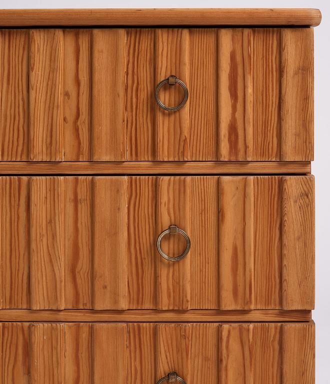 Göran Malmvall, a Swedish Modern pine chest of drawers, Karl Andersson & Söner Möbelfabrik, mid 20th century.