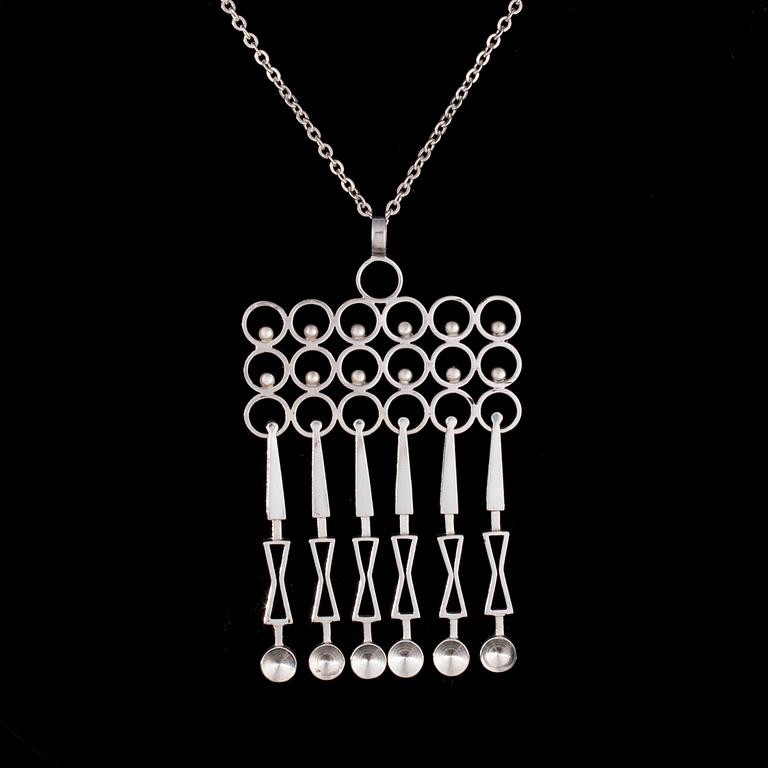 HALSSMYCKE, silver. Kultateollisuus. Vikt ca 32,5 g.