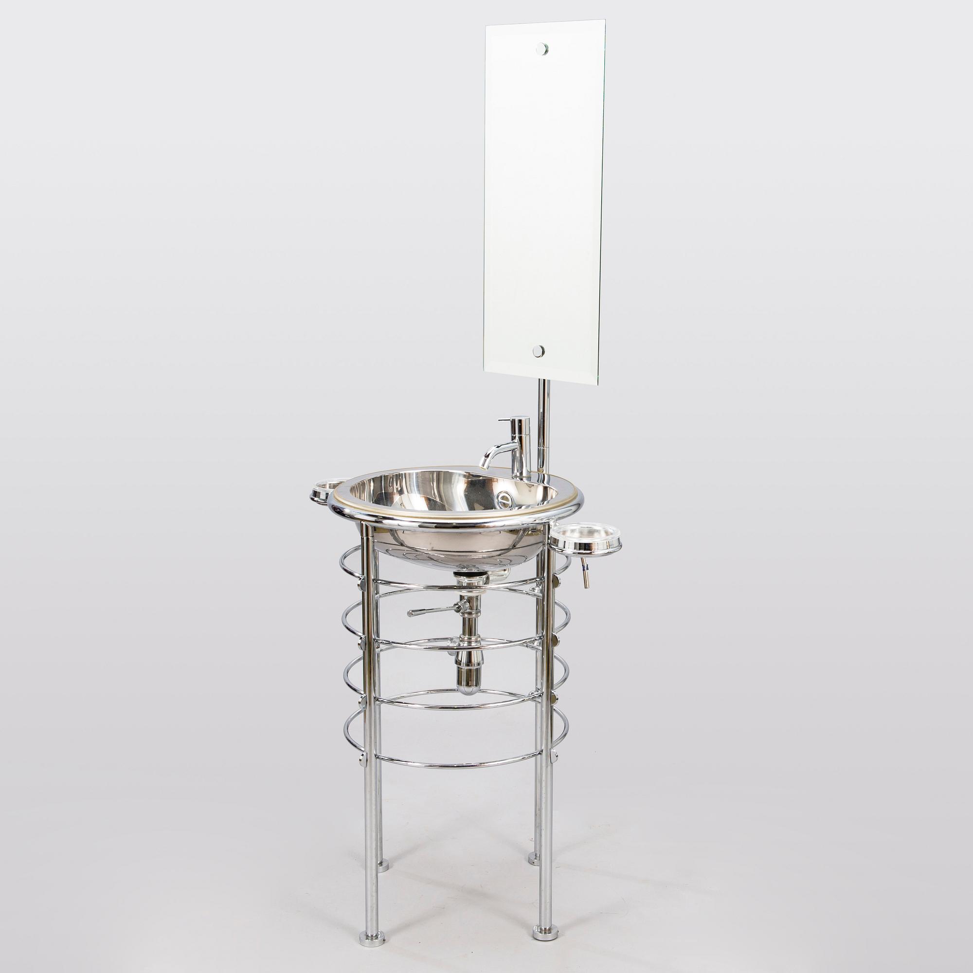 LOLA HERZBURG, A free standing wash unit provided with soapholders and mirror from the 21th century. Rapsel. Italy.