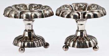 SALTKAR, ett par, silver, rokokostil, Wien, Österrike, 1846, Vikt tot 190 g.