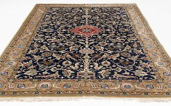 Matta, Ghom, part silk, ca 357 x 223 cm.