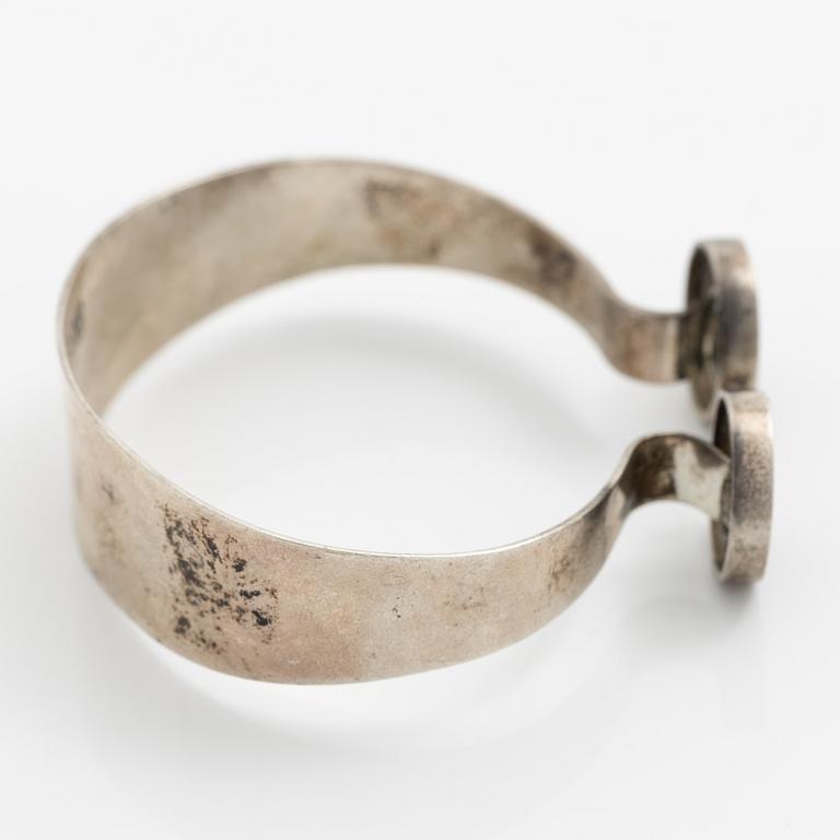 Åke Lindström för Bengt Hallberg, armring, silver.