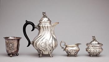 KAFFESERVIS, 3 +1 delar, silver, rokokostil, C G Hallberg, Stockholm, 1948. Totalvikt ca 937 g.