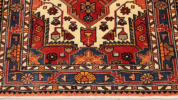A rug, Hamadan, approx. 130 x 88 cm.