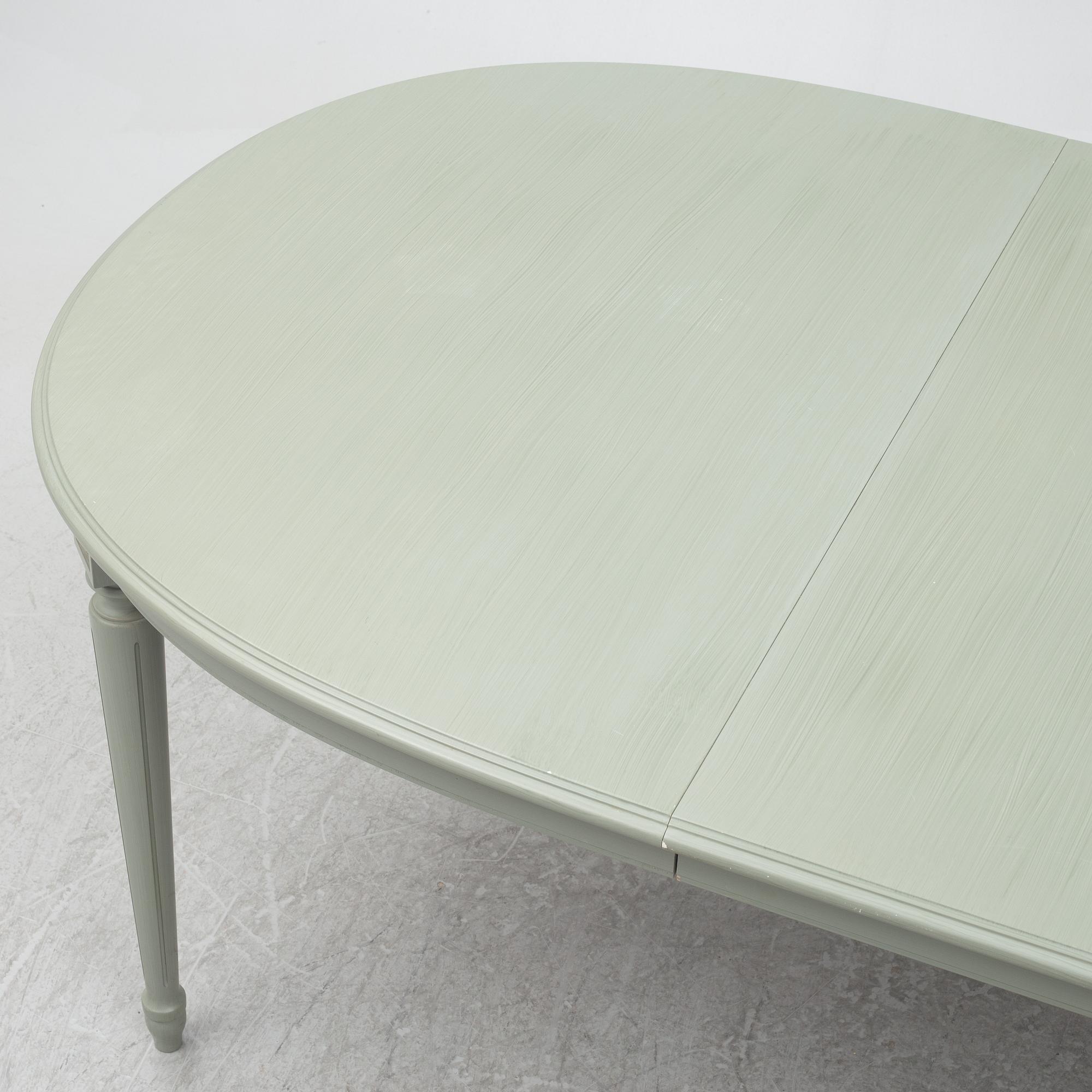 Dining table, with 2 armchairs and 6 chairs, Gustavian style, late 20th century.
