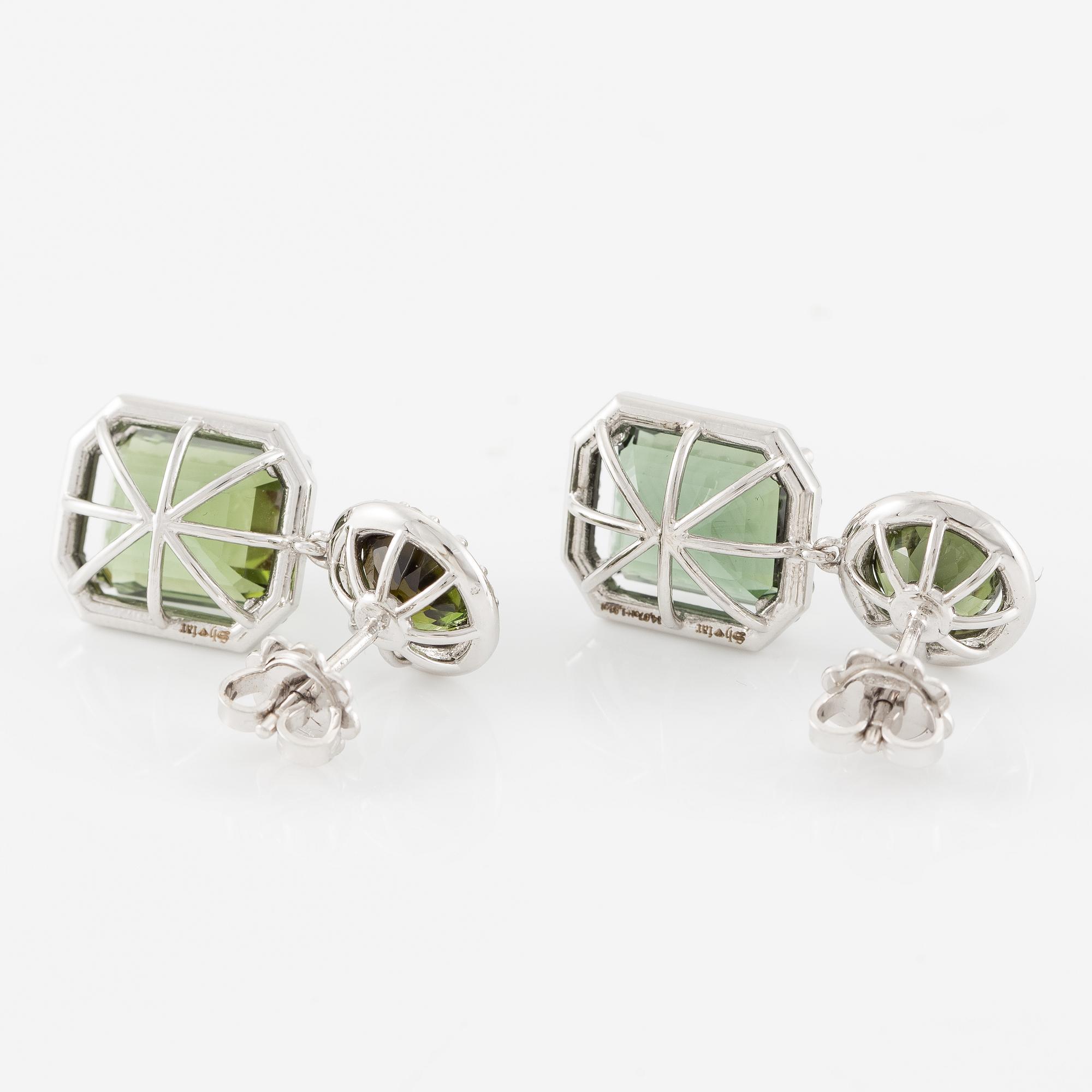 Earrings 18K white gold with green tourmalines and brilliant-cut diamonds.
