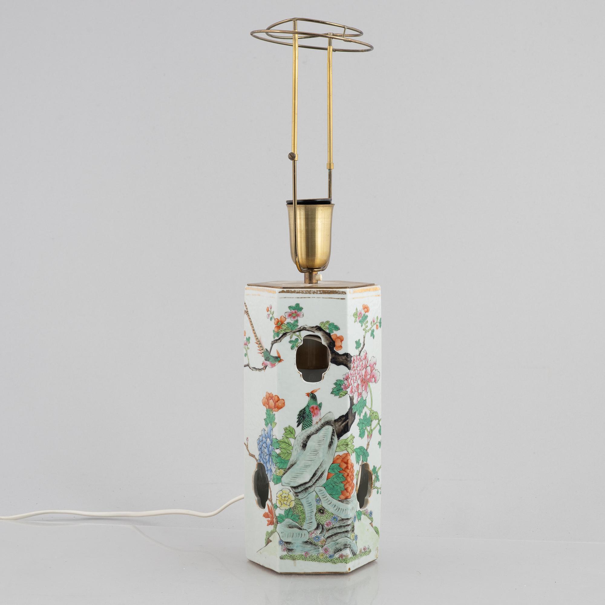 A porcelain hat stand made into a table lamp, China, early 20th century.